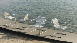 Chaise de jardin avec accoudoirs en acier galvanisé 54x65x80cm Palissade - HAY