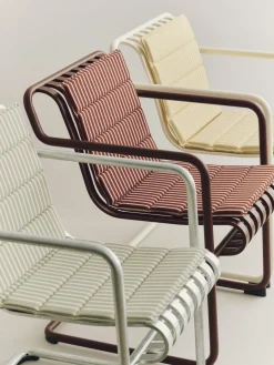 Chaise de jardin avec accoudoirs en acier galvanisé 54x65x80cm Palissade - HAY