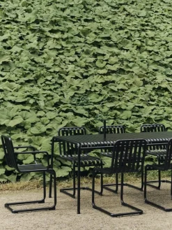 Chaise de jardin avec accoudoirs en acier gris anthracite Palissade - HAY