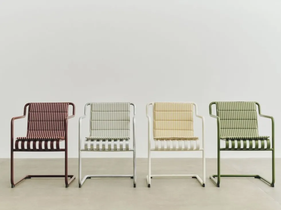 Chaise de jardin avec accoudoirs en acier gris clair 54x65x80cm Palissade - HAY