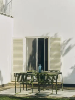 Chaise de jardin avec accoudoirs en acier vert olive 54x65x80cm Palissade - HAY