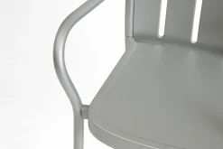 Chaise de jardin avec accoudoirs en métal gris argenté Deville - HAY