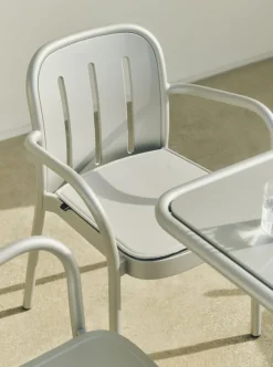 Chaise de jardin avec accoudoirs en métal gris argenté Deville - HAY