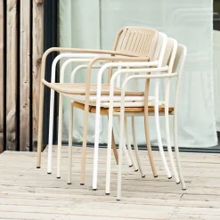 Chaise de jardin avec accoudoirs à lames en acier inoxydable blanc pur Patio - Tolix
