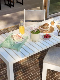Chaise de jardin en acier beige et coussins beige sable Haus - Hübsch