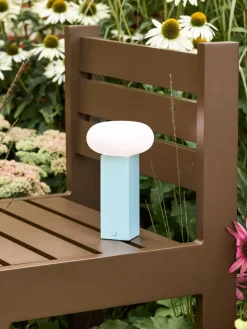 Chaise de jardin en acier marron et coussins bleu foncé Haus - Hübsch