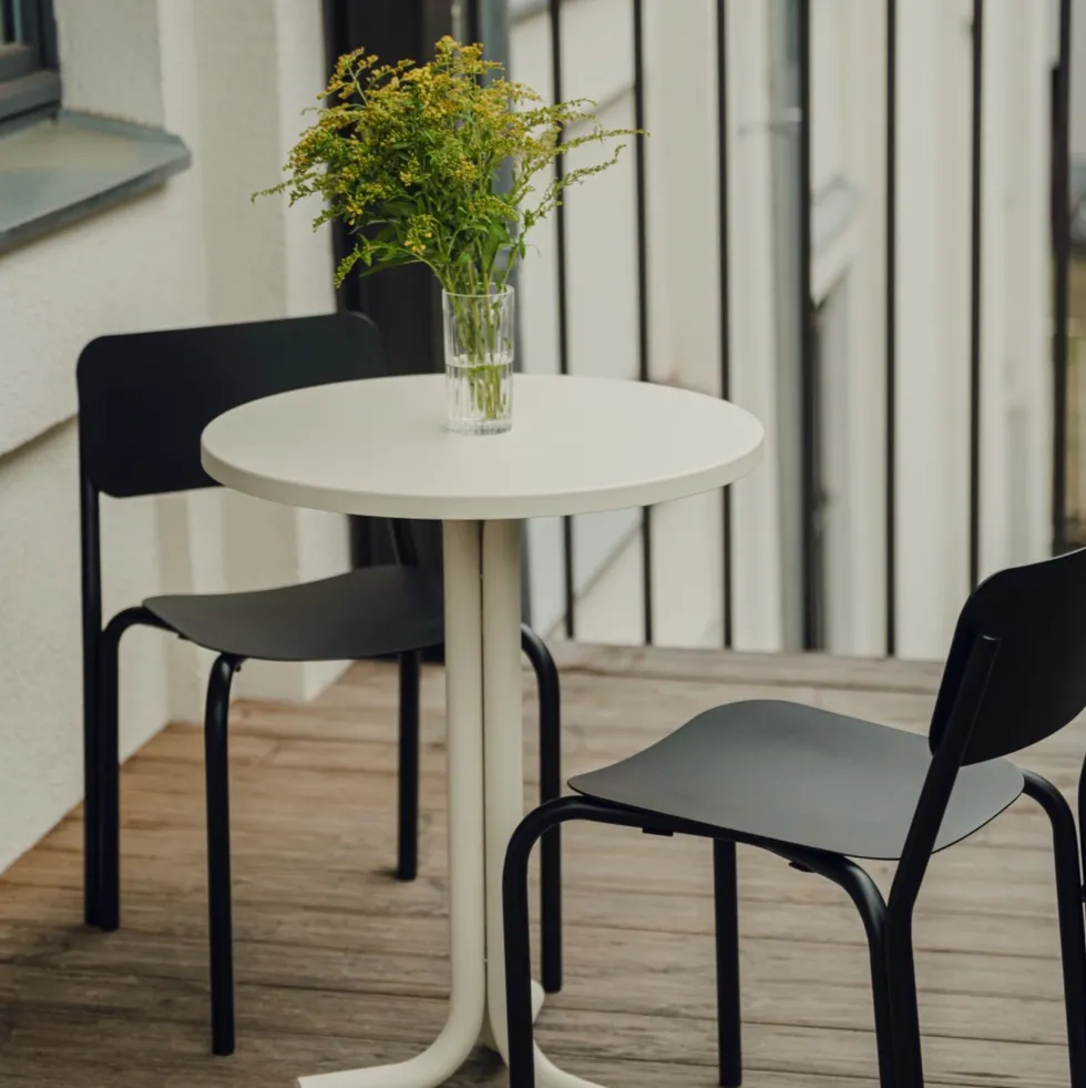 Chaise de jardin en acier noir volcanique 72,8cm Kei - noo.ma