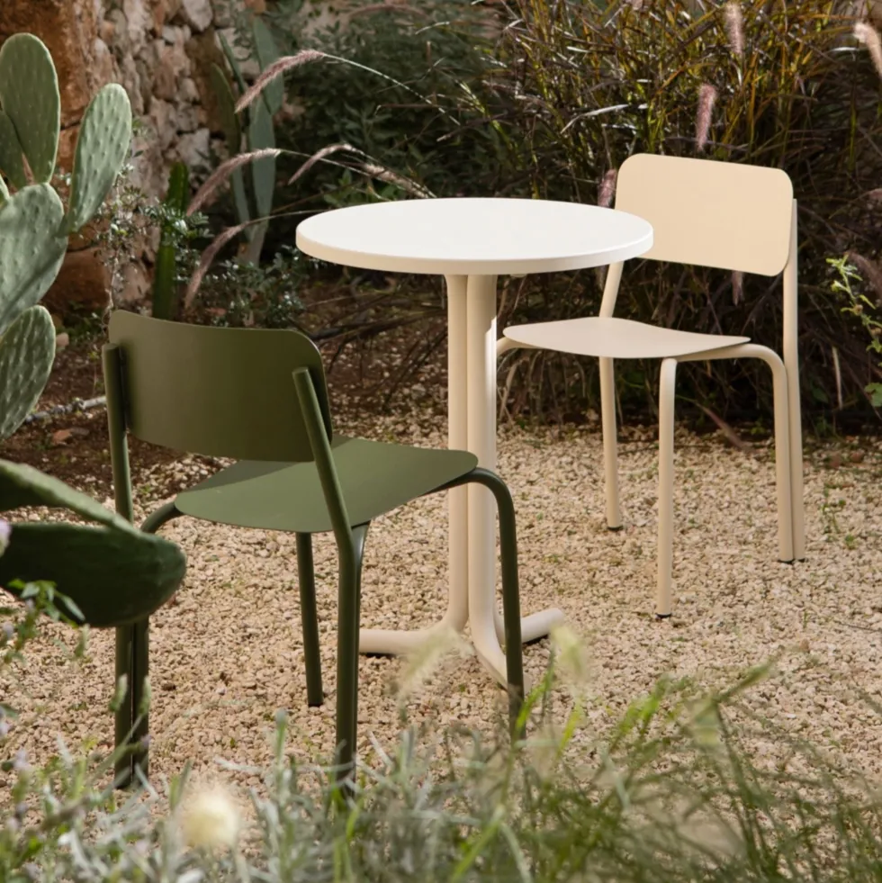 Chaise de jardin en acier piazza beige 72,8cm Kei - noo.ma