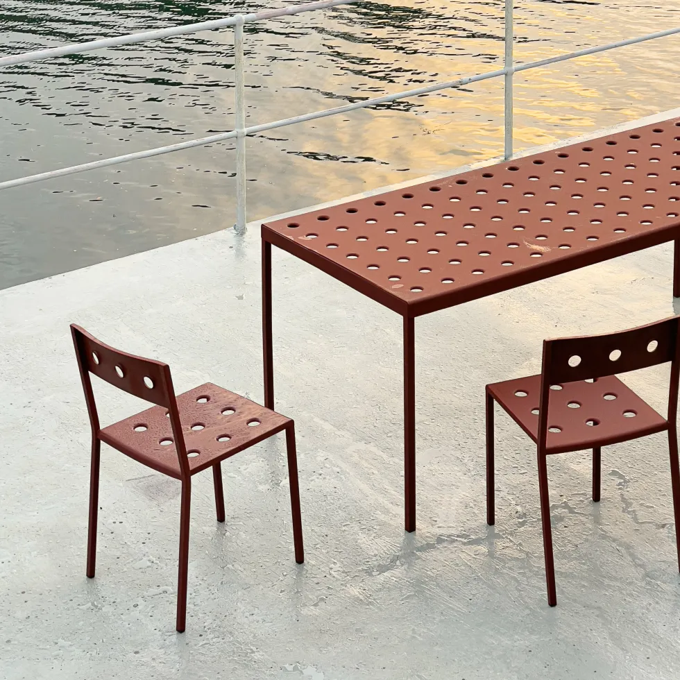 Chaise de jardin en acier rouge Balcony - HAY