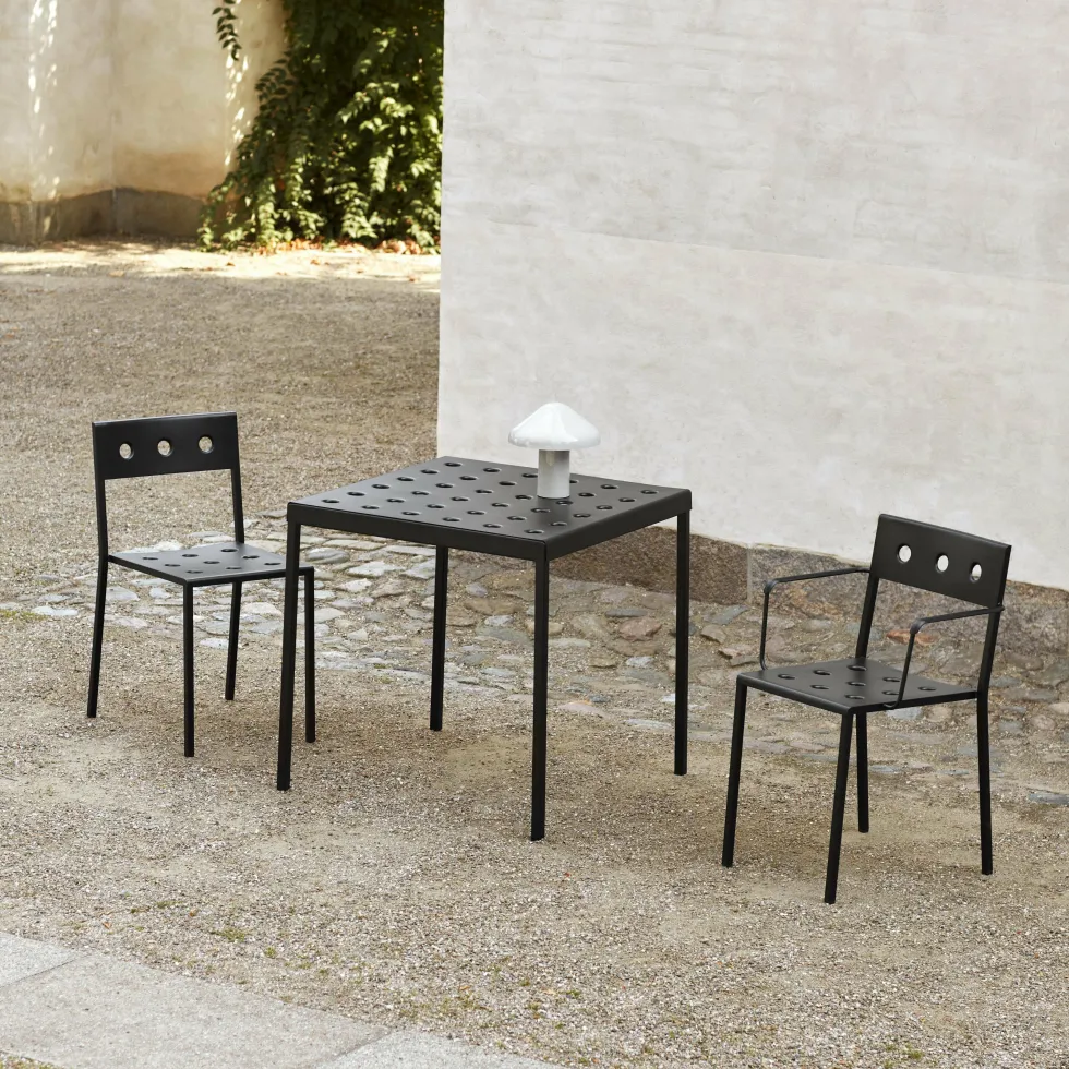 Chaise de jardin en acier rouge Balcony - HAY