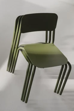 Chaise de jardin en acier vert forêt 72,8cm Kei - noo.ma