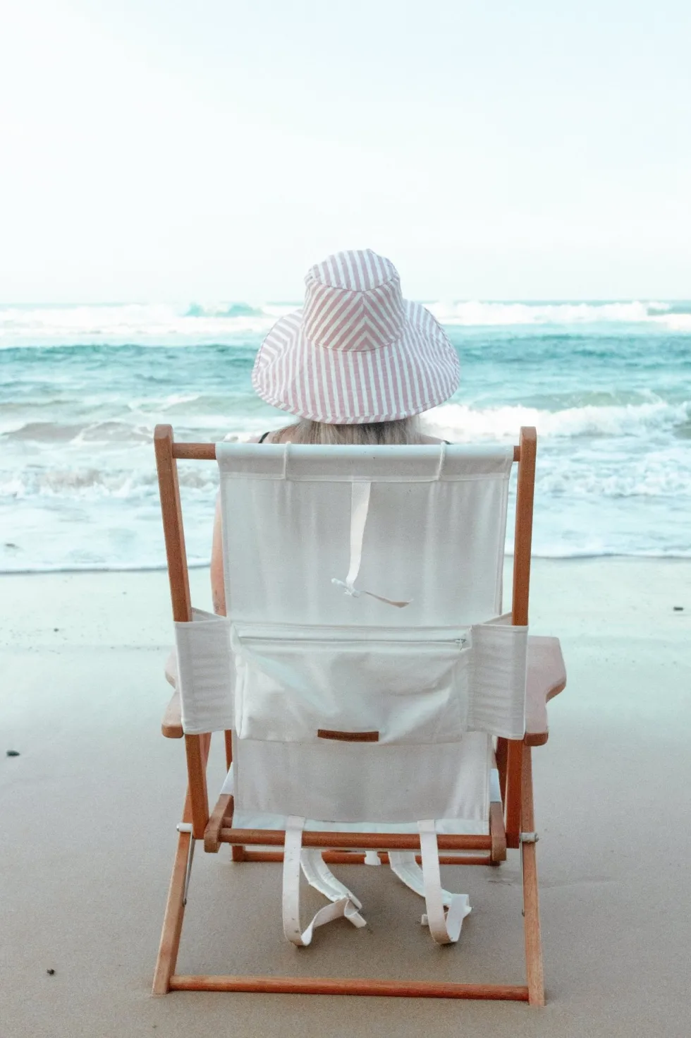 Chaise de plage pliante en tissu blanc Antique The Tommy Chair - Business & Pleasure