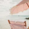 Chaise de plage pliante en toile à rayures rose Lauren's Stripe The Tommy Chair - Business & Pleasure