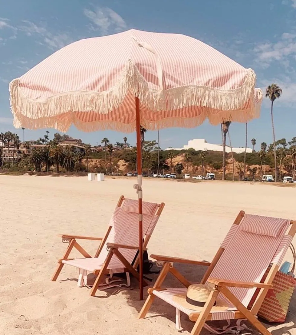 Chaise de plage pliante en toile à rayures rose Lauren's Stripe The Tommy Chair - Business & Pleasure