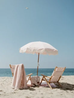 Chaise de plage pliante en toile à rayures rose Lauren's Stripe The Tommy Chair - Business & Pleasure