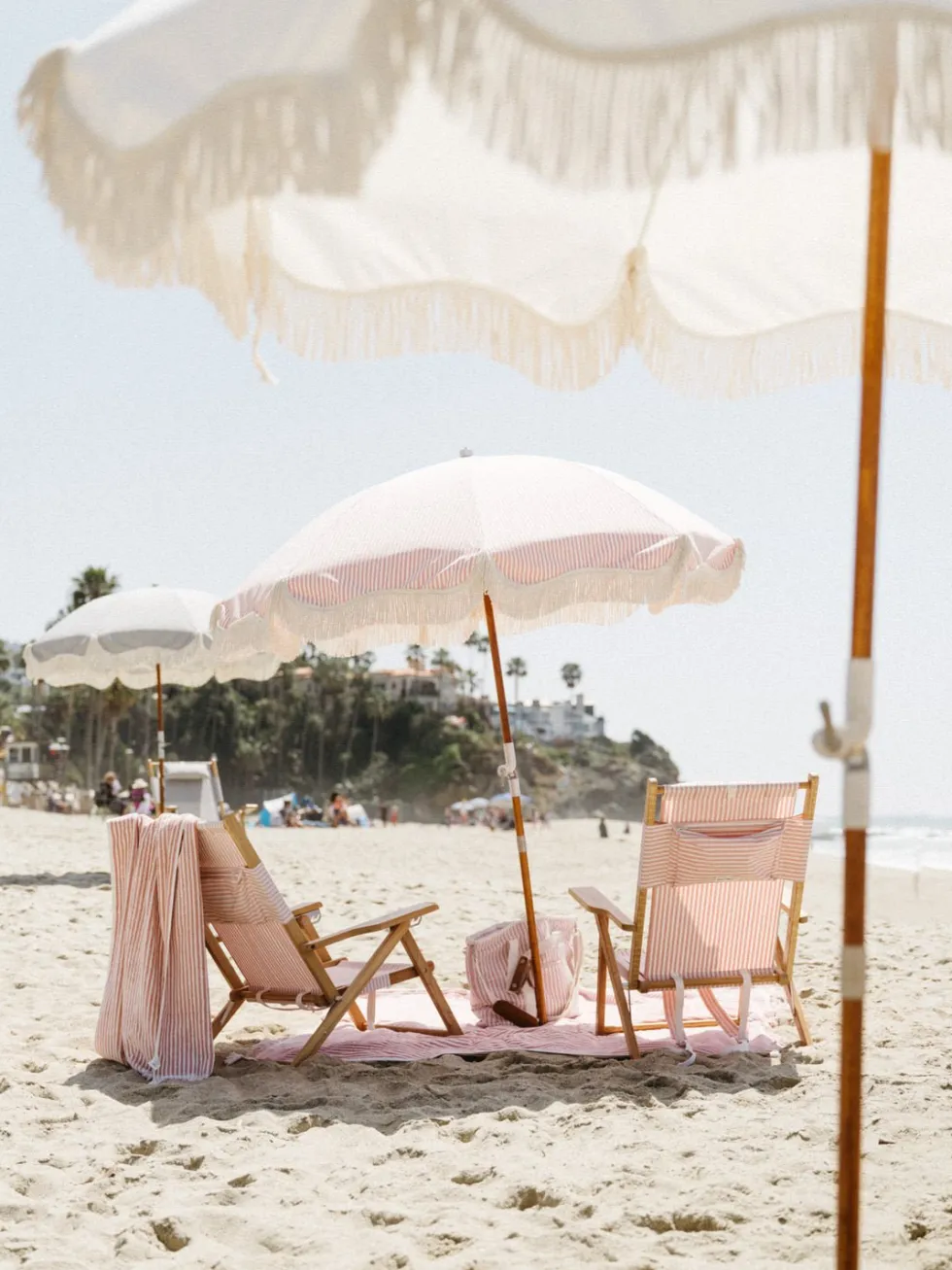 Chaise de plage pliante en toile à rayures rose Lauren's Stripe The Tommy Chair - Business & Pleasure