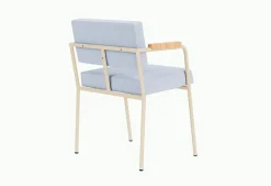 Chaise de salle à manger avec accoudoirs en acier beige et tissu bleu glacé Monday - Fest Amsterdam