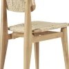 Chaise de salle à manger d'extérieur en teck C-Chair - Gubi