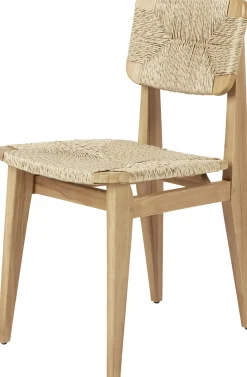 Chaise de salle à manger d'extérieur en teck C-Chair - Gubi