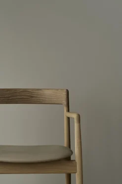 Chaise de salle à manger rembourrée sable en chêne huilé Calma - Bolia