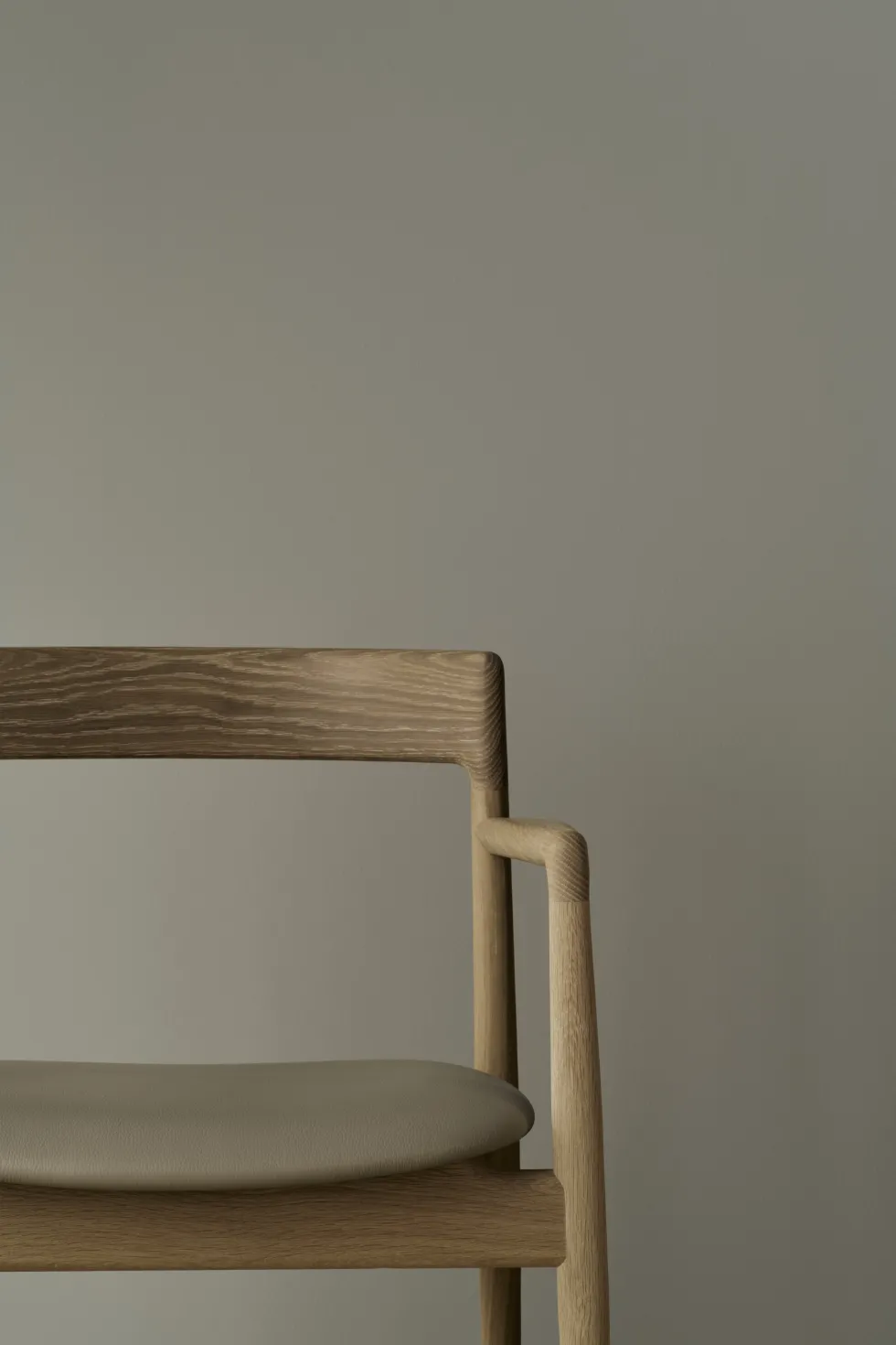 Chaise de salle à manger rembourrée sable en chêne huilé Calma - Bolia