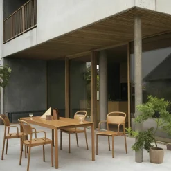 Chaise d'extérieur avec accoudoirs en acier orange Linear - Muuto