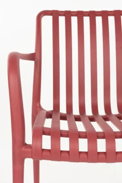 Chaise d'extérieur avec accoudoirs en plastique rouge Cala - The Cool Republic