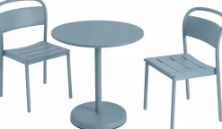 Chaise d'extérieur en acier bleu ciel Linear - Muuto