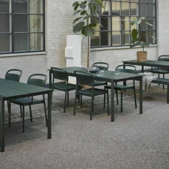 Chaise d'extérieur en acier vert foncé Linear - Muuto