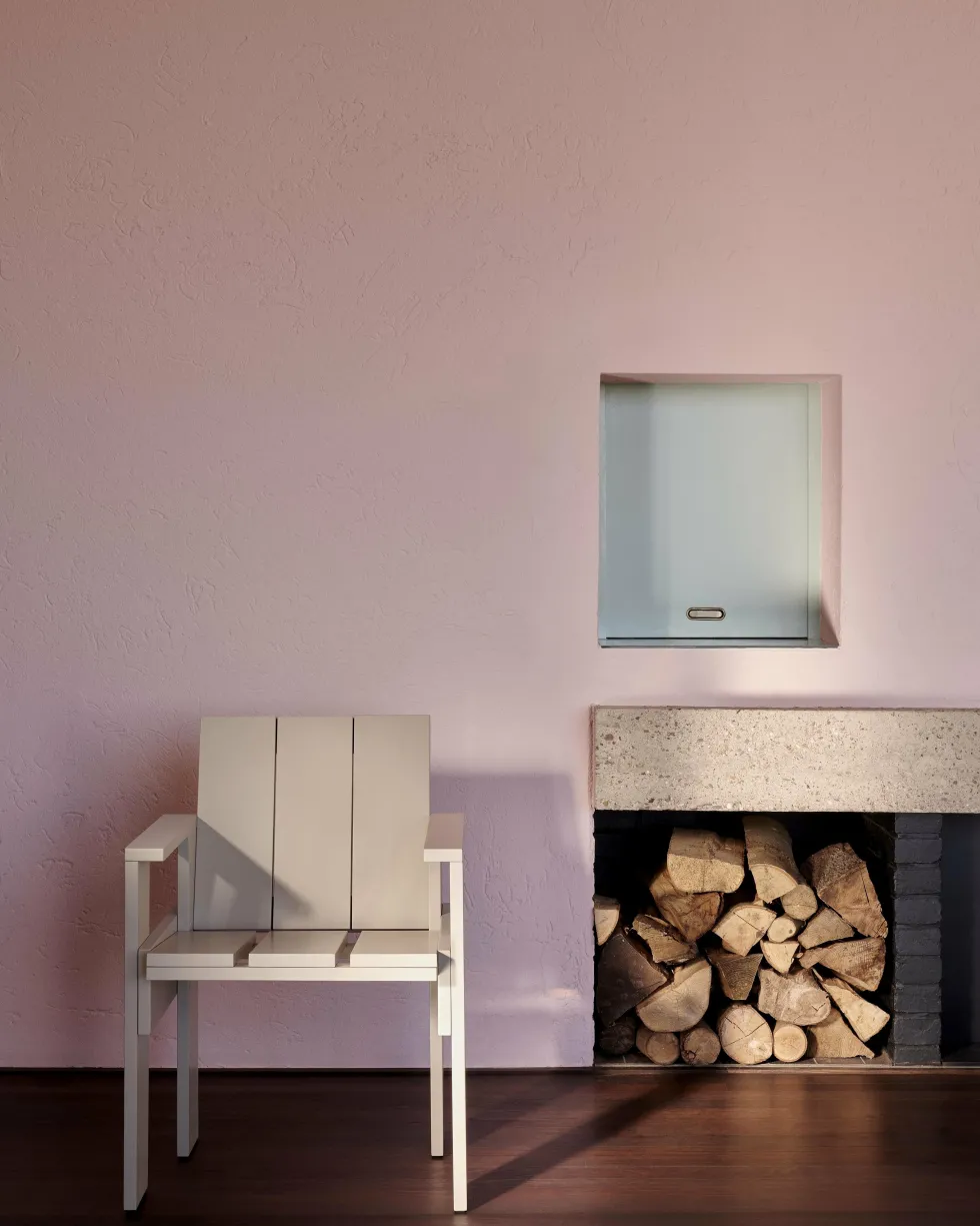 Chaise d'extérieur en pin noire Crate - Hay