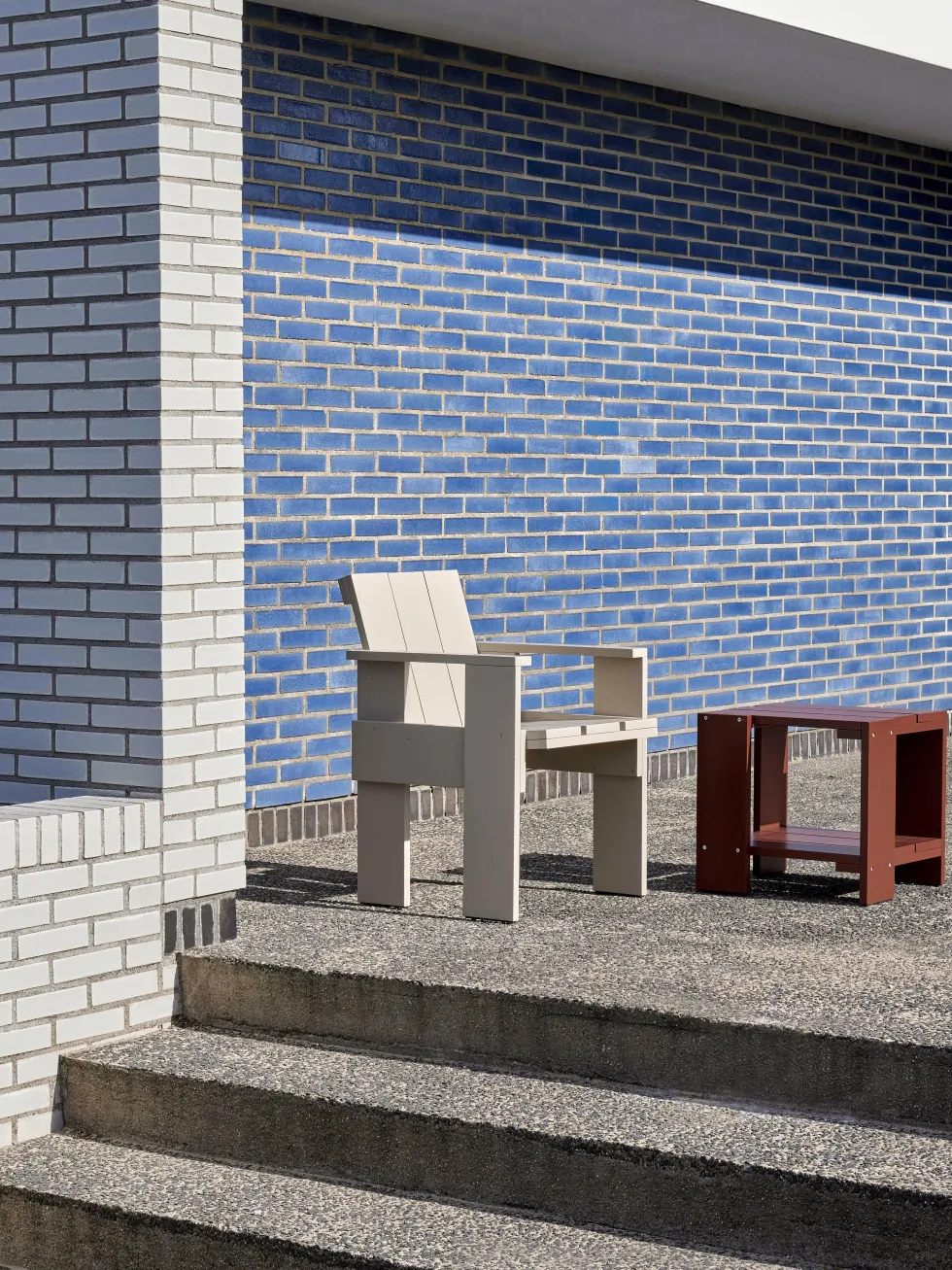 Chaise d'extérieur en pin noire Crate - Hay