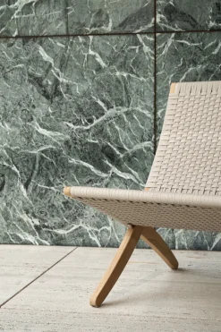 Chaise d'extérieur en teck non traité et assise sesame 76cm Cuba Chair - Carl Hansen & Søn