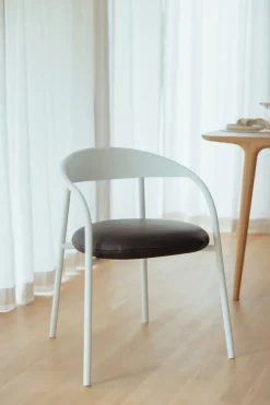 Chaise en acier blanc et cuir marron 74x60x54cm Linelle - Metallbude
