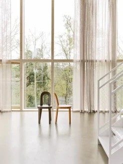 Chaise en bois de chêne foncé Olivia - Design House Stockholm