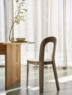 Chaise en bois de chêne foncé Olivia - Design House Stockholm
