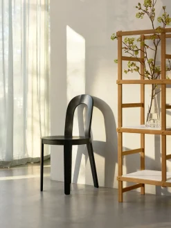 Chaise en bois de chêne noir Olivia - Design House Stockholm