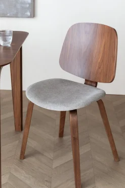 Chaise en bois d’hévéa marron et siège en tissu beige Oakley - The Cool Republic
