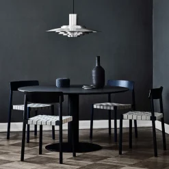 Chaise en bois noir et sangles en lin naturel Betty - &tradition