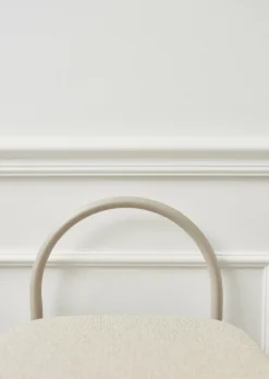 Chaise en bouclé taupe 37 x 39 cm Angui - AYTM