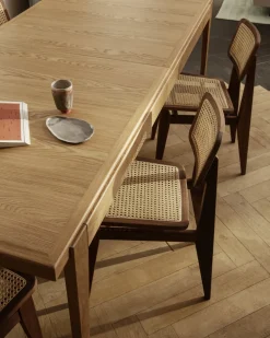 Chaise en cannage et bois de noyer C-Chair - Gubi