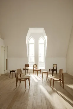 Chaise en cannage et bois de noyer C-Chair - Gubi