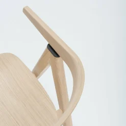 Chaise en chêne blanchi huilé et siège en chêne plaqué Ava - Gazzda