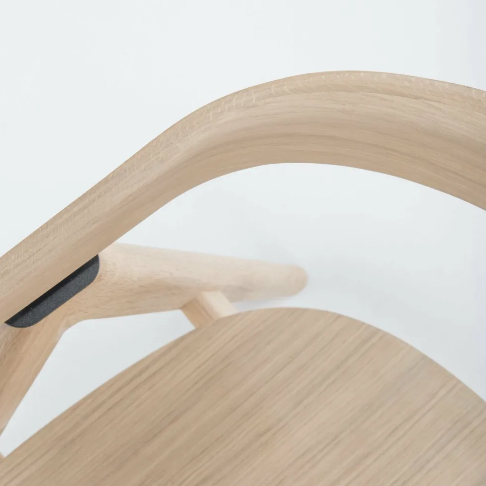 Chaise en chêne blanchi huilé et siège en chêne plaqué Ava - Gazzda