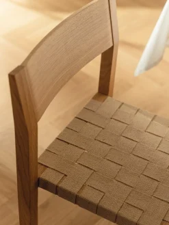 Chaise en chêne massif et sangles naturelles en jute Toli - noo.ma
