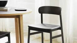 Chaise en chêne noir et cuir noir Herit Spectrum Leather noir - Normann Copenhagen