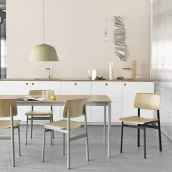 Chaise en chène noir et noire Loft - Muuto