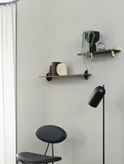 Chaise en cuir et piètement en acier noir Semper - AYTM