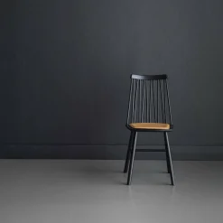 Chaise en frêne noir ZigZag - Hans K