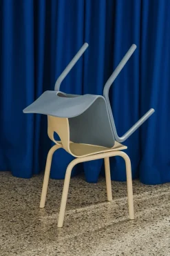 Chaise en hêtre et acier bleu givré 78,3cm Atto - noo.ma