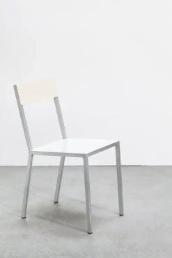 Chaise en métal blanc et ivoire 52x39x80cm - valerie_objects